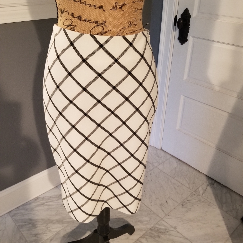 Olivia Pope Scandal pencil skirt. Fully lined, quality material.
